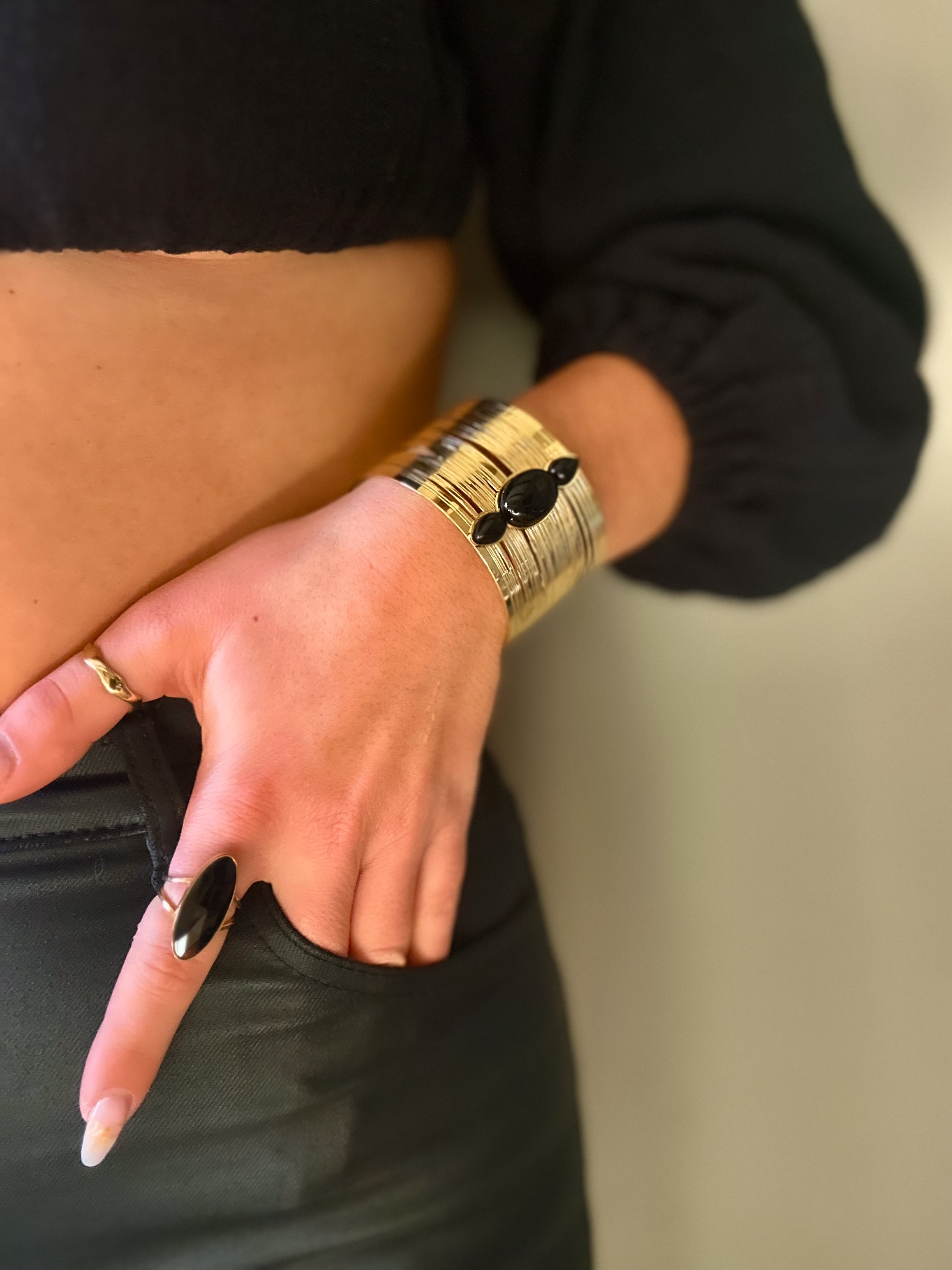 Manchette pierre noir